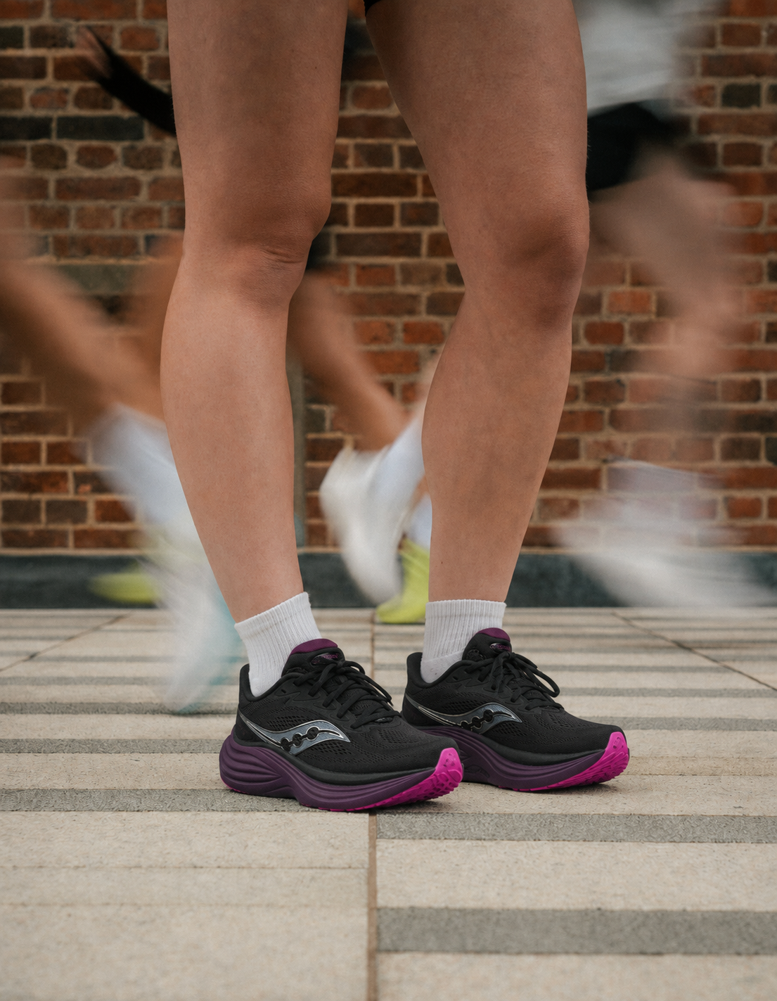 WOMEN TRIUMPH 24 - BLACK/SYRUP