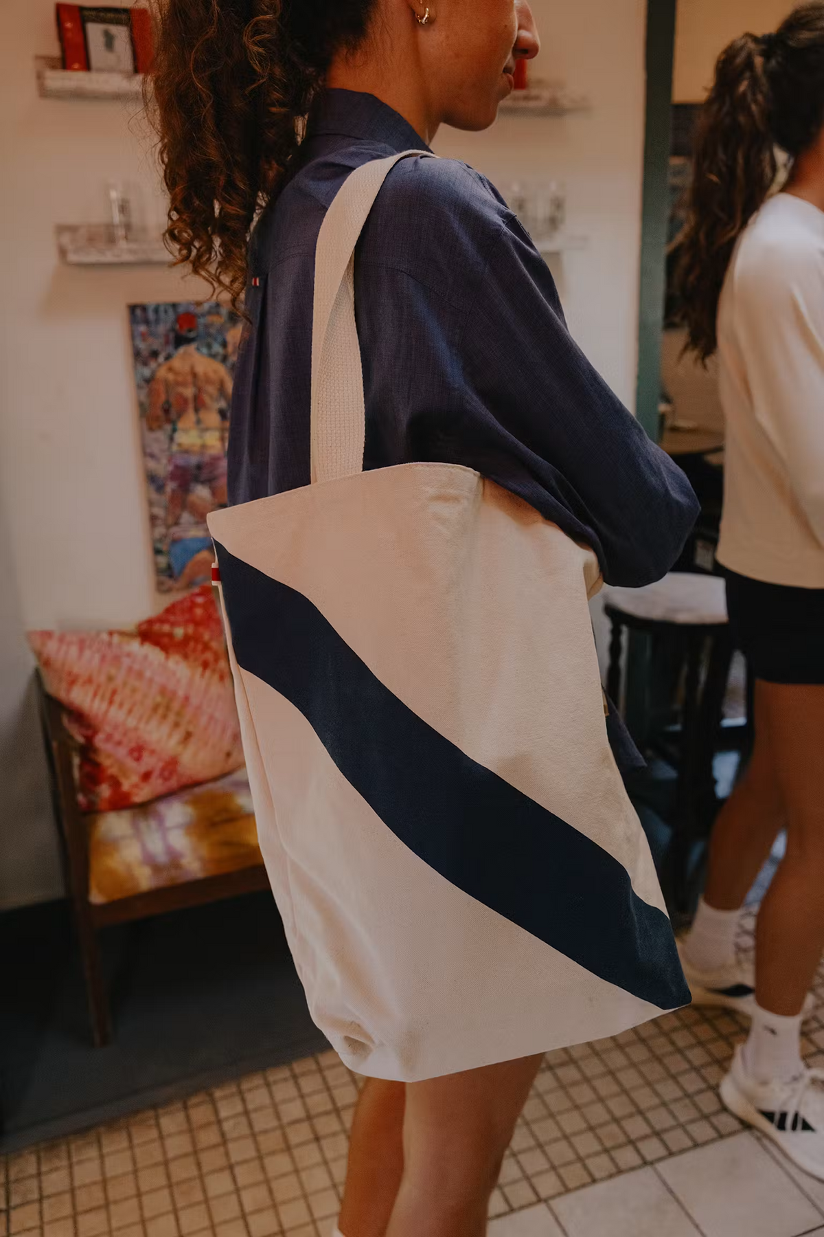 MARKET TOTE - IVORY/NAVY