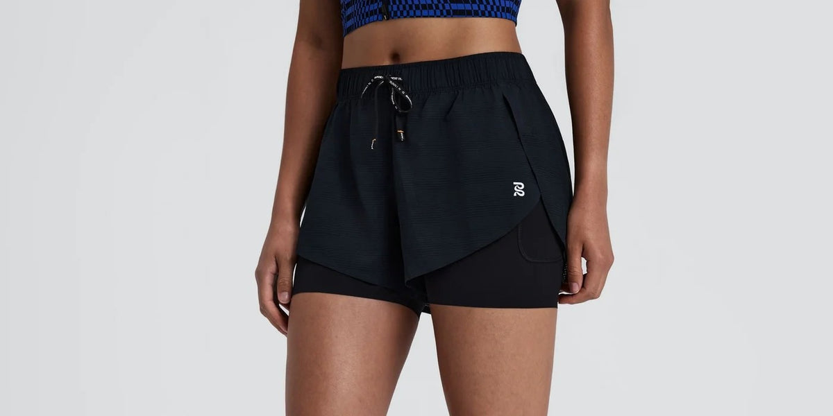 WOMEN COOLGRID 2-IN-1 RUN SHORTS - BLACK