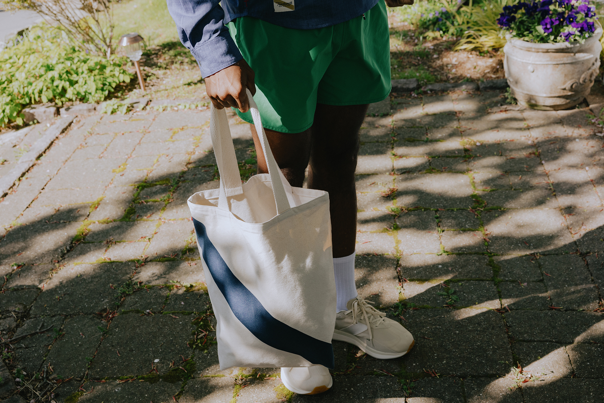 MARKET TOTE - IVORY/NAVY